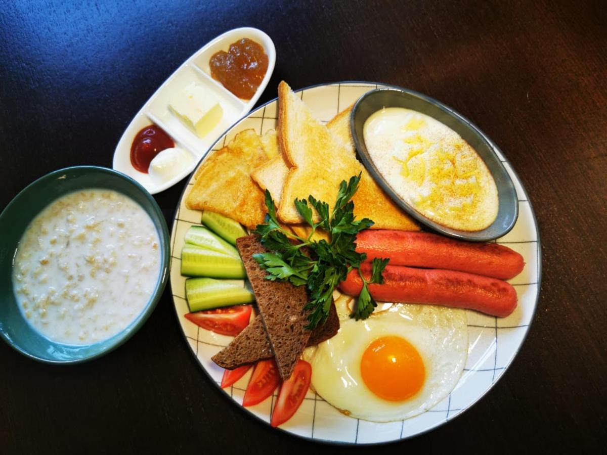 Royal Petrol Hotel 塔尔迪库尔干 外观 照片